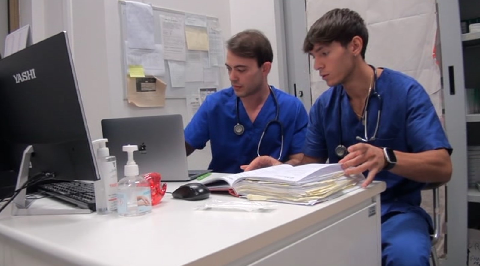 Oristano, la Guardia medica si rinnova con l'arrivo di giovani medici - A sinistra Andrea Cau, a destra