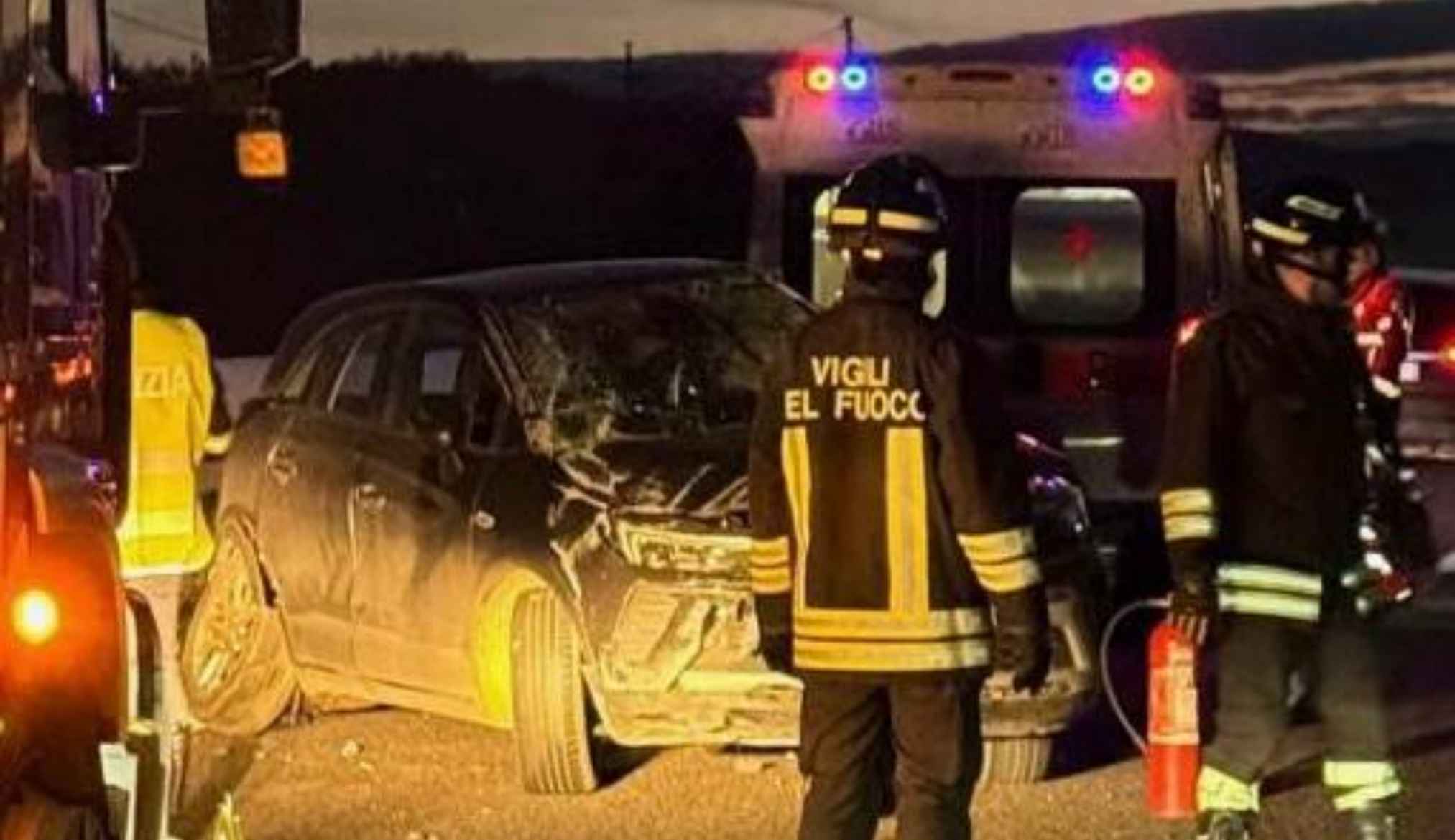 Scontro tra un'auto e un furgone, i conducenti restano illesi