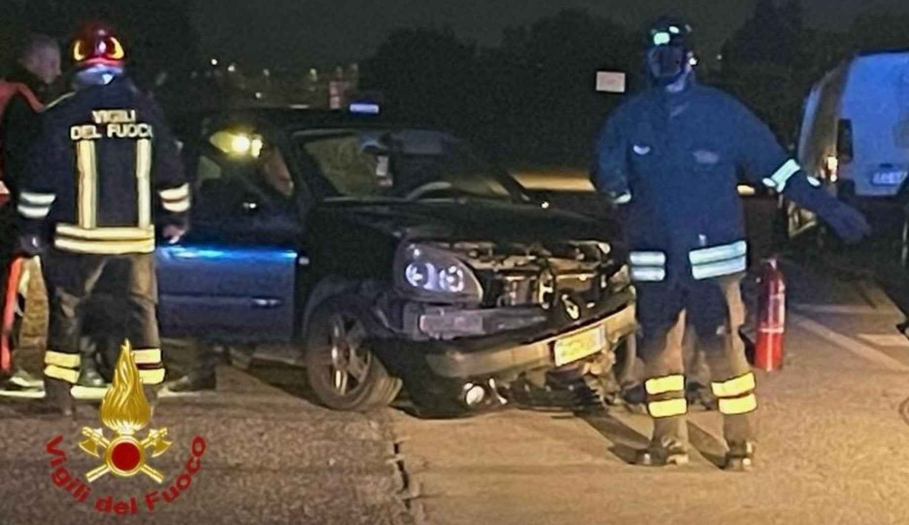 Violento incidente nel centro città di Olbia tra due auto, un ferito