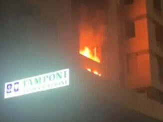 Incendio a Oristano, le fiamme distruggono un appartamento