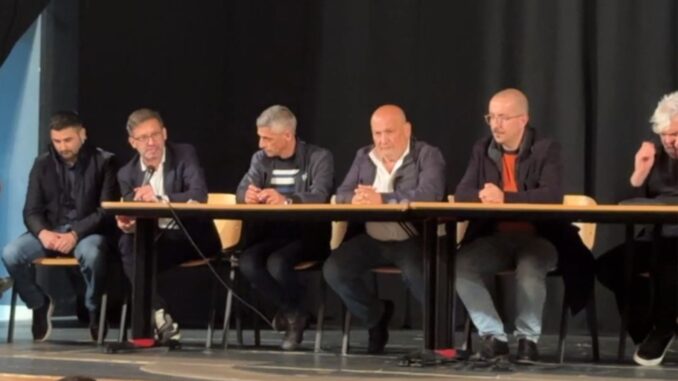 Bosa punta a centralizzare le scuole, i sindaci difendono le autonomie