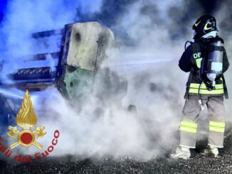 Incendio a Santu Lussurgiu, fiamme nell'azienda agricola