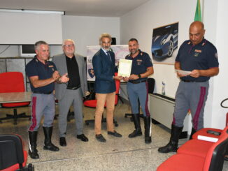 Polizia Stradale Oristano, premiati due agenti per il Giro di Sardegna
